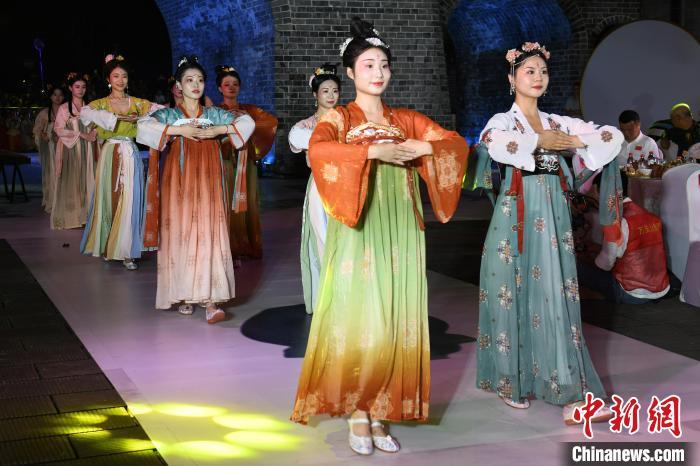 棋牌游戏平台送10元